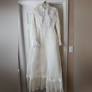 Elegant Lace Long Sleeve Dress